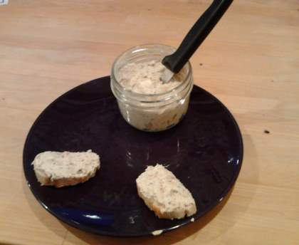Canapés aux sardines et fromage frais