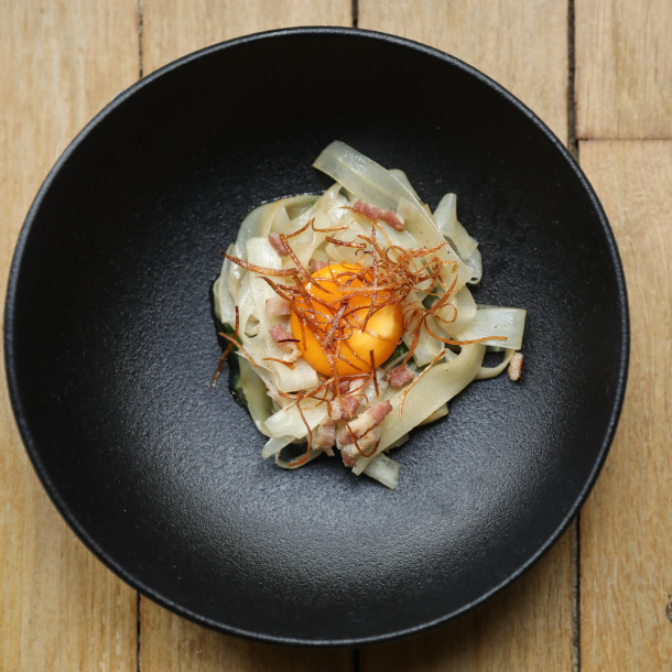 Carbonara végétale, sel de couenne et bouillon Parma