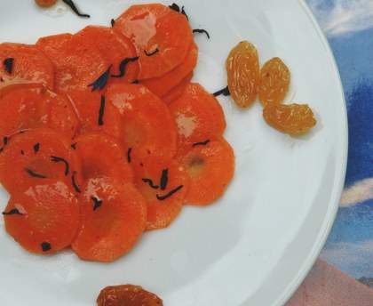 Carottes aux raisins secs et aux épices