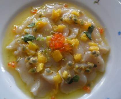 Carpaccio de Saint Jacques passion-mangue sauvage