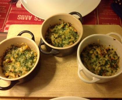 Cassolette de crevettes à l'ail, persil et gruyère