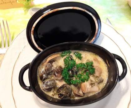 Cassolette d'escargots au Chablis