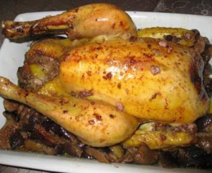 Chapon farci aux poires, sauce aux figues