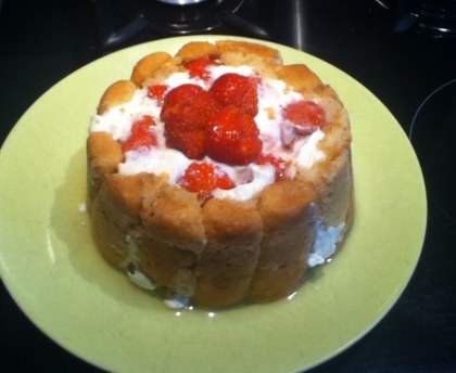 Charlotte aux fraises légère de Nina