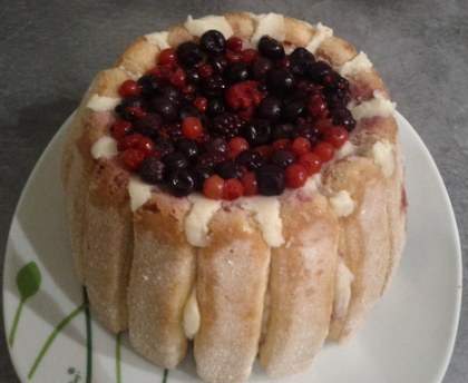 Charlotte aux framboises à la frangipane