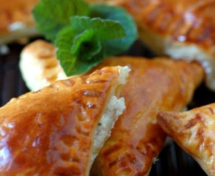 Chaussons au chèvre et à la menthe