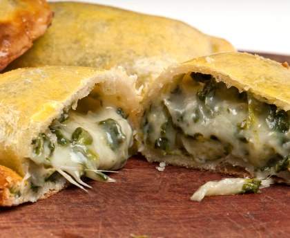 Chaussons brocoli, reblochon et coppa