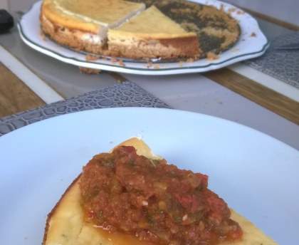 Cheesecake salé au chèvre et concassée de tomates au basilic