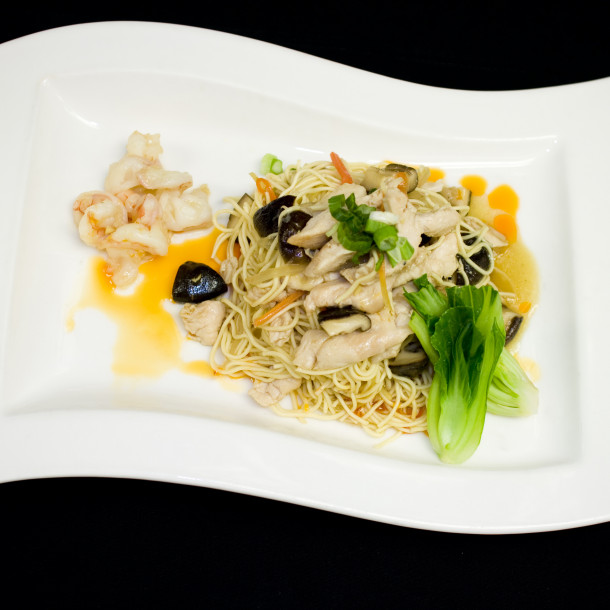 Cheveux d'ange sautés au poulet et aux crevettes