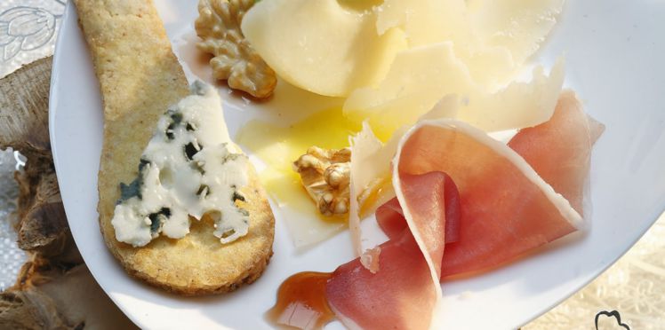 Chiffonnade de jambon poire et roquefort