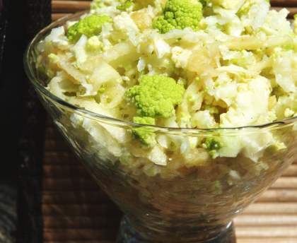 Chou-fleur râpé à la pomme et au curry