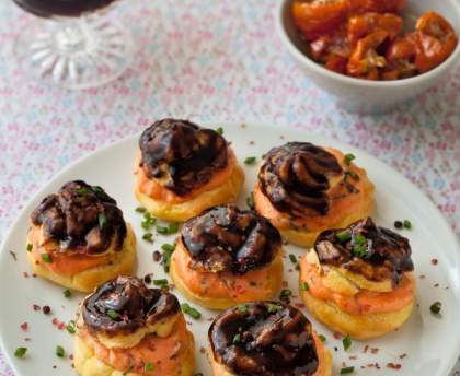 Choux à la crème tomate ail basilic, glacés au balsamique