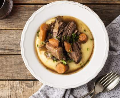 Civet de sanglier mariné au vin rouge