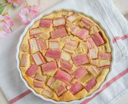 Clafoutis à la rhubarbe simple