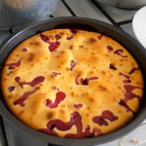 Clafoutis aux fraises simple et moelleux