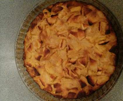 Clafoutis délicieux aux poires et aux amandes