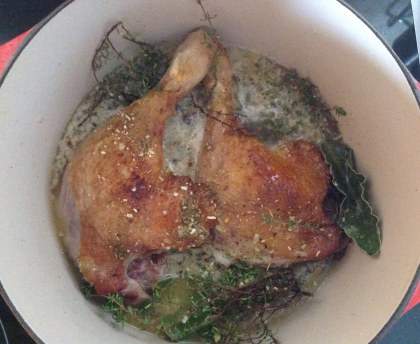 Cocotte de cuisses de canard au four avec pommes de terre