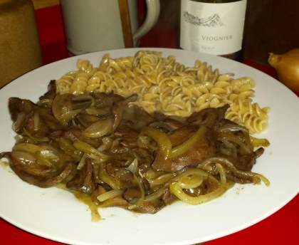 Coeur de porc au vin blanc et oignons