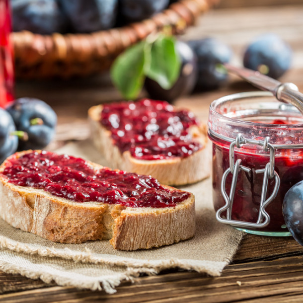 Confiture de pommes et pruneaux