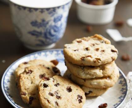 cookies de Noël aux raisins et à la cannelle