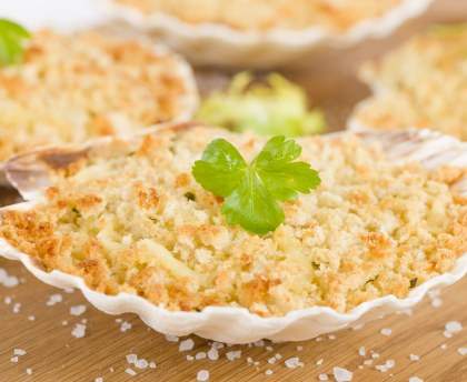 Coquilles Saint-Jacques aux échalotes et au vin blanc