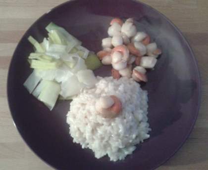 Coquilles st jacques au gingembre sur lit de poireaux au vin blanc