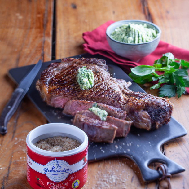 Côte de bœuf au beurre d’herbes