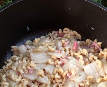 Côtes de blettes aux lardons et cornettes
