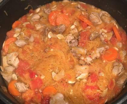 courge spaghetti au poulet et à la tomate