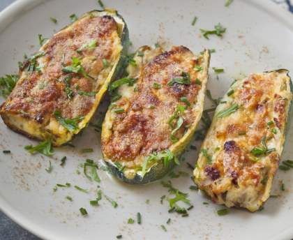 Courgettes farcies à la ricotta et aux lardons