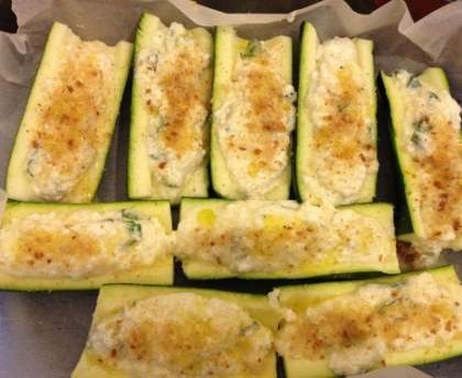 courgettes farcies au brocciu et à la menthe