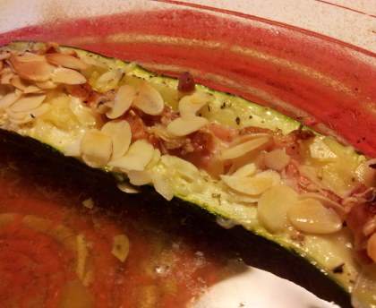 courgettes farcies au fromage de chèvre et aux amandes