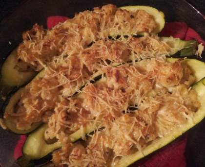 Courgettes farcies au poulet et à la ricotta