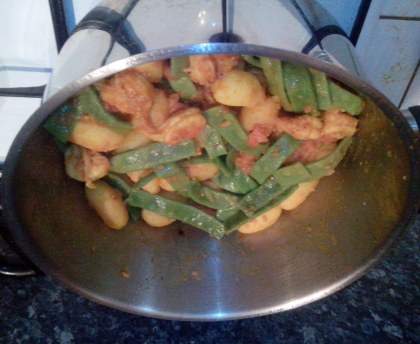 Crevettes au curry et pommes de terres