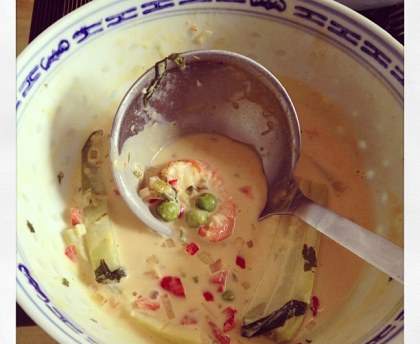 Crevettes au lait de coco et curry jaune