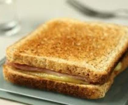 croque monsieur a la creme fraiche et moutarse de dijon