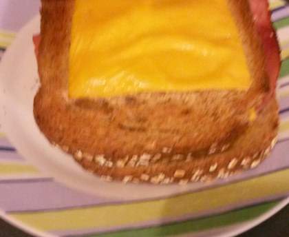 Croque-monsieur au cheddar
