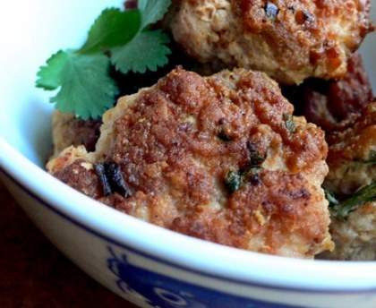 croquettes de porc au gingembre sauce yaourt et ciboulette