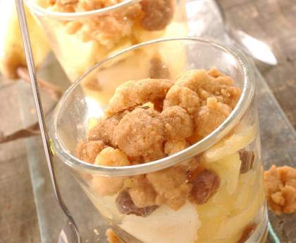 Crumble aux pommes, poires, raisins