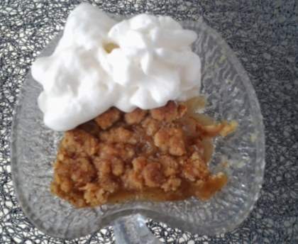 Crumble poires et litchis parfumé au cognac