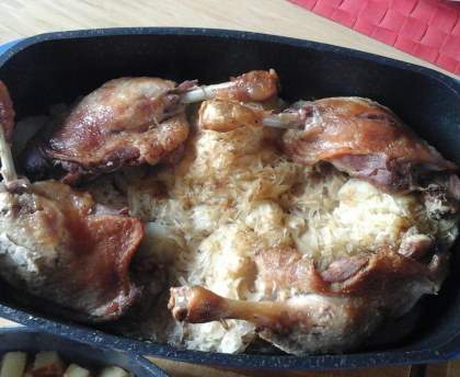 Cuisse de canard à la choucroute de rave