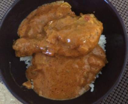 Cuisses de poulet à la sauce d'arachide