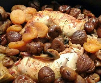 Cuisses de poulet au miel, marrons et arbicots secs