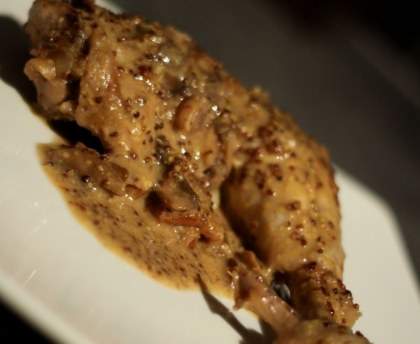 Cuisses de poulet aux champignons et à la moutarde