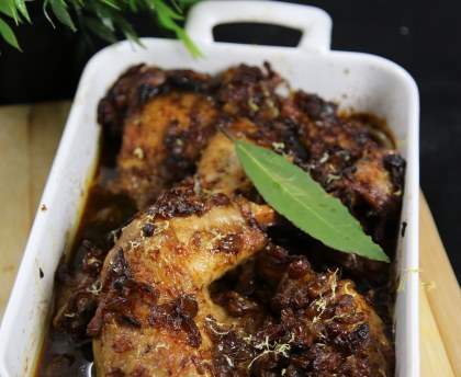 Cuisses de poulet aux raisins secs et miel