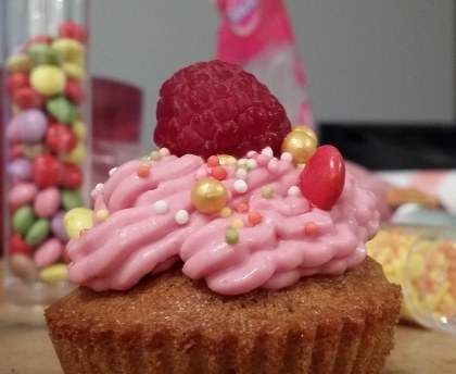 Cupcakes à la vanille et glaçage framboise