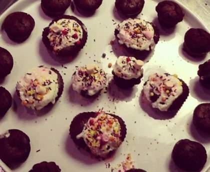 Cupcakes chocolat, glaçage chantilly