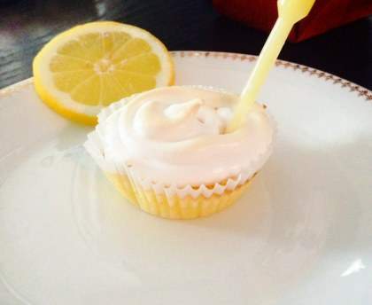 Cupcakes meringués fourrés au Lemon Curd