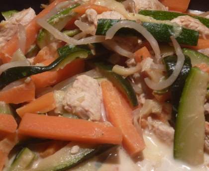 Curry de dinde carottes courgettes et soja