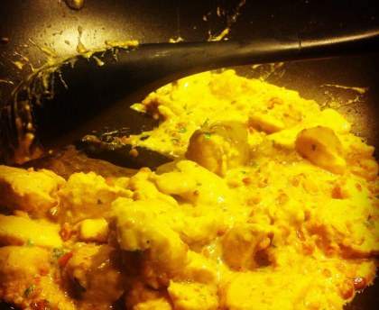 Curry de poulet aux cacahuètes